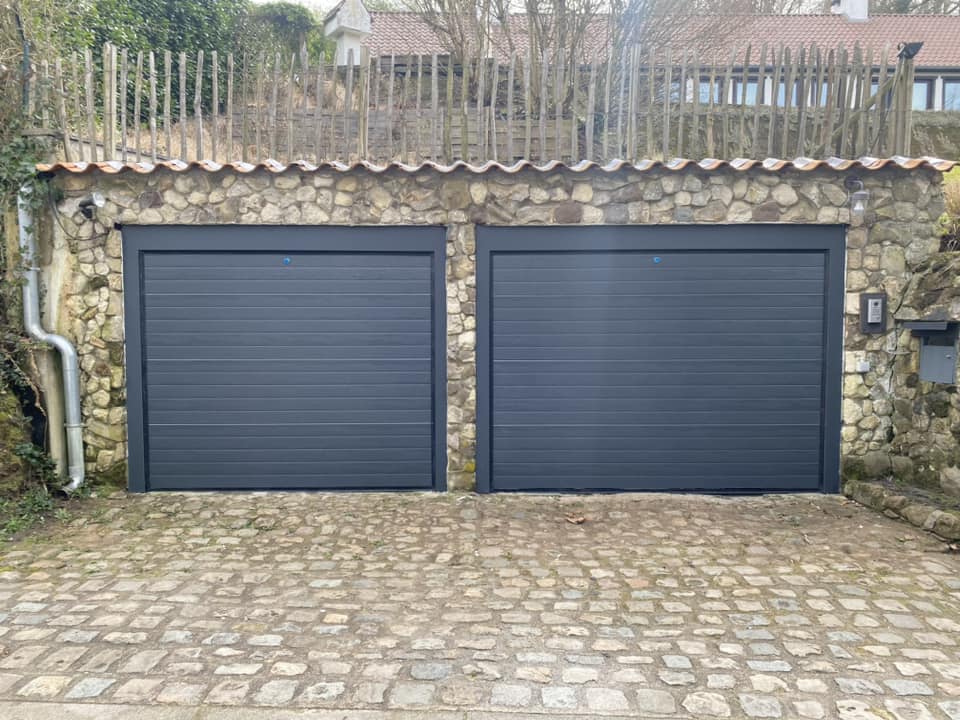 Porte de garage 1